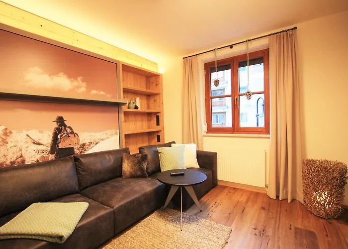 Dorfplatzl Apartment *